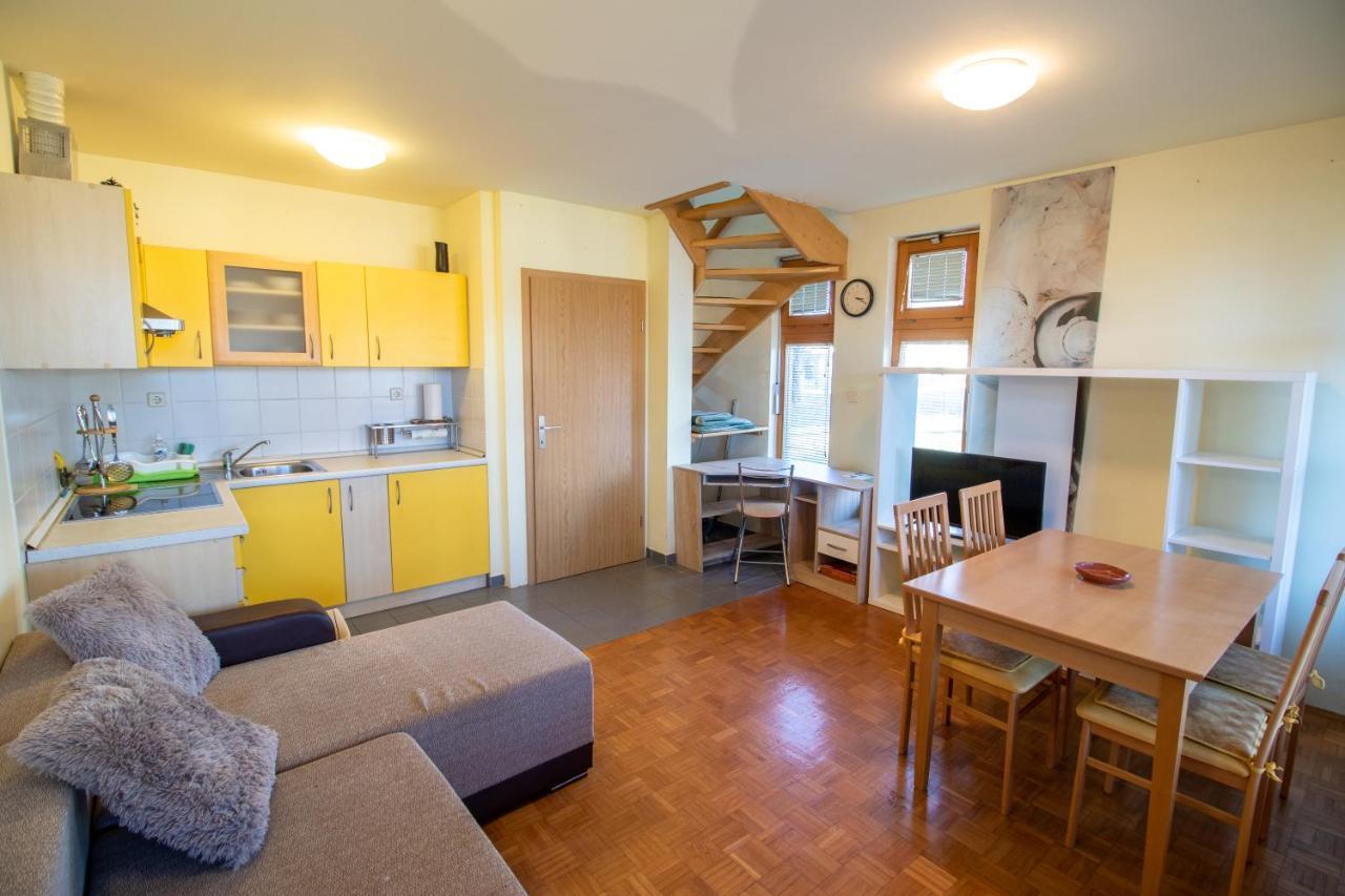 Relax Apartment In Banovci Veržej Extérieur photo